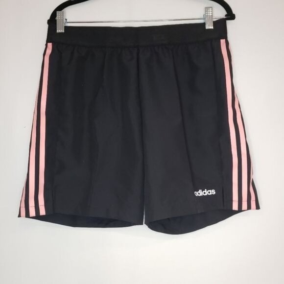 NWT Adidas TC shorts - Size‎ Medium - Picture 2 of 7